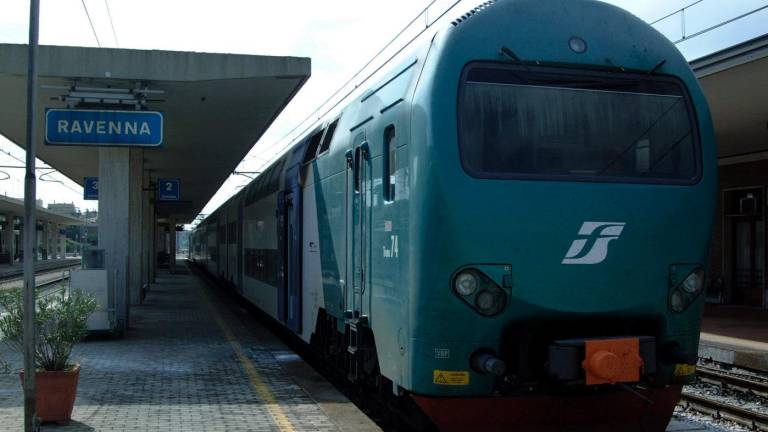 Maltempo in Romagna, ripartiti i treni tra Portomaggiore e Ravenna. Bus spola tra Castelbolognese e Russi