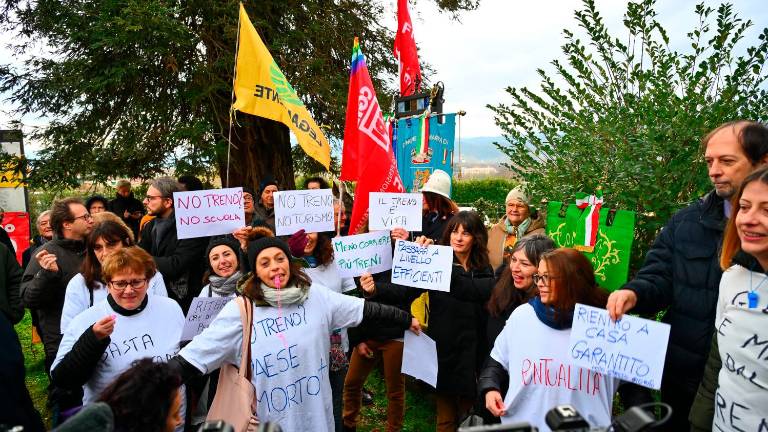 Ferrovie, protesta di massa e un manifesto per la linea Faentina GALLERY