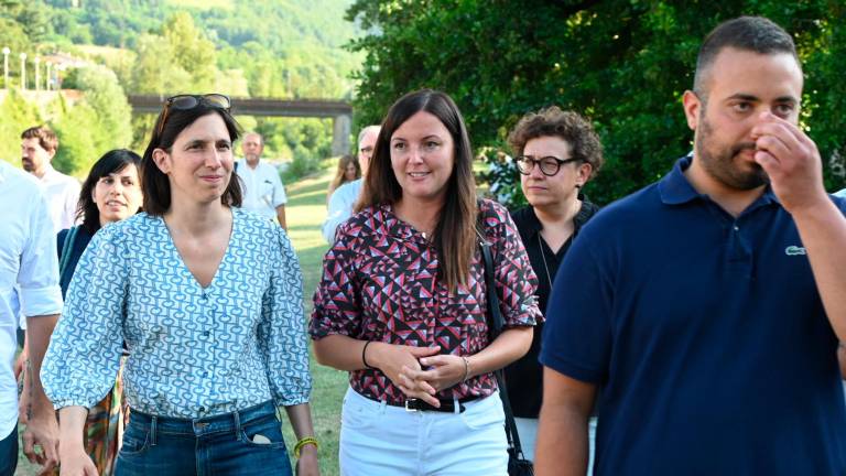 Elly Schlein con la sindaca Ilaria Marianini