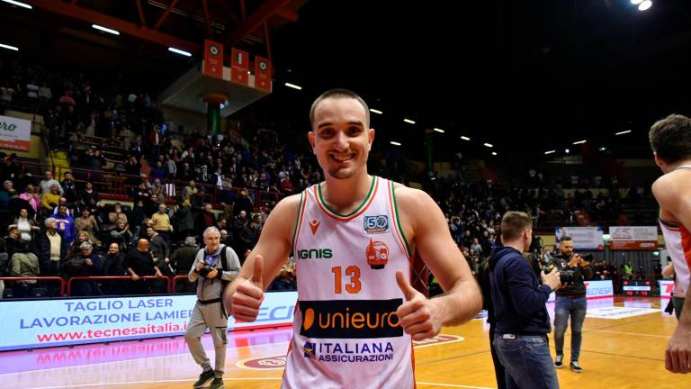 Toni Perkovic festeggia la vittoria nel derby contro Rimini foto fabio blaco