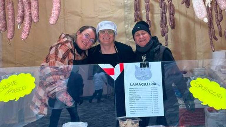 Lo stand della Pro loco di Longiano alla festa del maiale