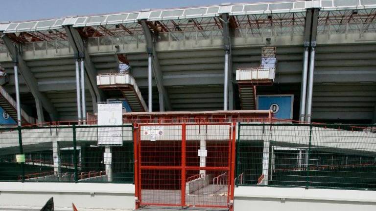 Lesione all’udito per un petardo fatto esplodere nelle rampe della curva Mare allo stadio di Cesena