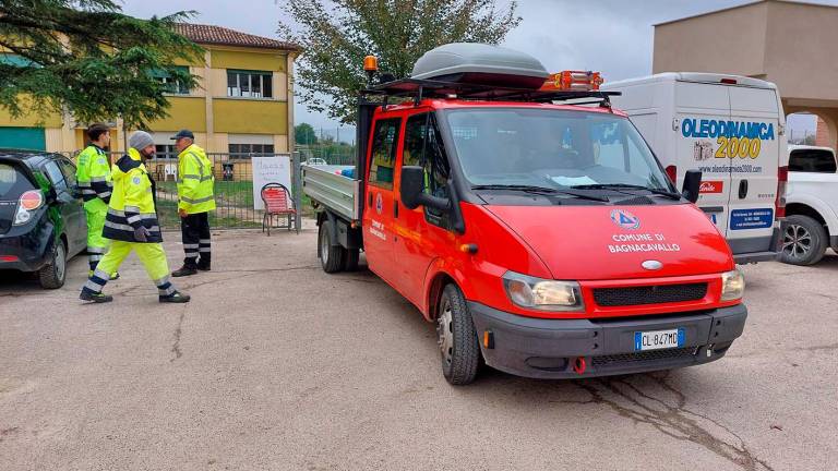 Traversara, ripartiti i lavori al cantiere, chiuso il centro accoglienza al Palasport - Gallery