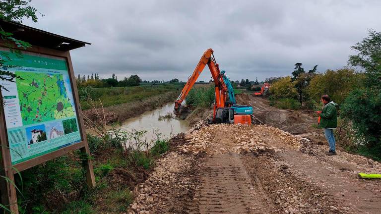 Traversara, ripartiti i lavori al cantiere, chiuso il centro accoglienza al Palasport - Gallery