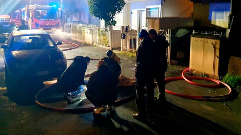 Riccione. Incendio in appartamento, salvata una coppia e il cane - Fotogallery