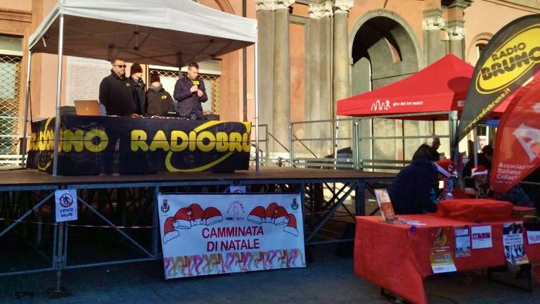 Imola. Oltre 1400 partecipanti alla camminata dei Babbi Natale