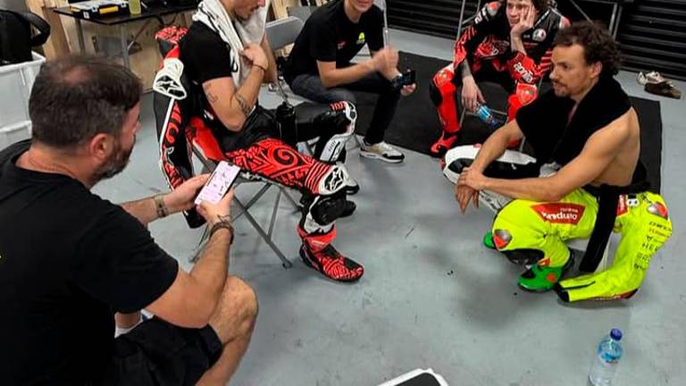 MotoGp, per Bezzecchi allenamento speciale in Indonesia con la Vr 46 - Gallery