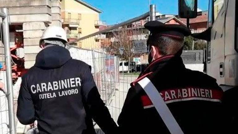 Scarsa sicurezza nei cantieri: 16 denunce e 6 attività sospese a Forlì, Cesena e Cesenatico