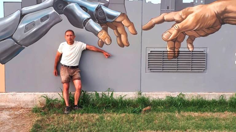 Forlì. Dalla frutta alle rinnovabili, “Tutto è energia” nel murale di Daniele Tamburro FOTO