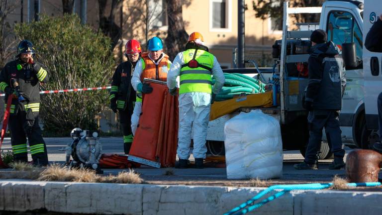 “Sversamento di gasolio e disastro ecologico a Rimini”: il video dell’esercitazione VIDEO GALLERY