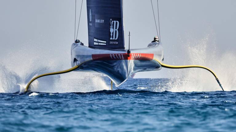 America’s Cup. Luna Rossa batte i francesi e conquista già le semifinali