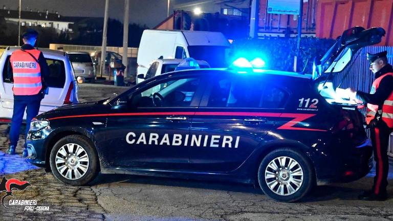 Furti di notte al bar ed al supermarket: presi e denunciati a Cesena due minorenni