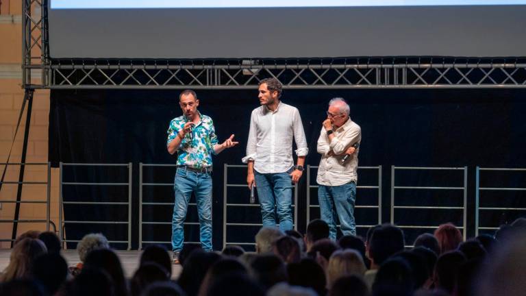 Bagno di folla per Elio Germano a Cesena per Piazze di Cinema: “Bello essere omaggiati in vita”