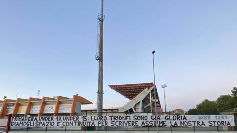 Calcio C, anche gli ultras del Cesena rendono omaggio alle vittorie del vivaio