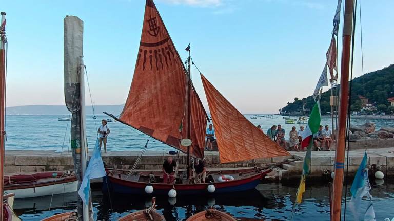 Cesenatico, promozione turistica con la battana Vanessa