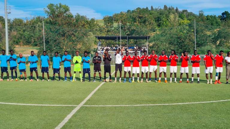 Il momento del fischio d’inizio della finale della Coppa d’Africa di Meldola