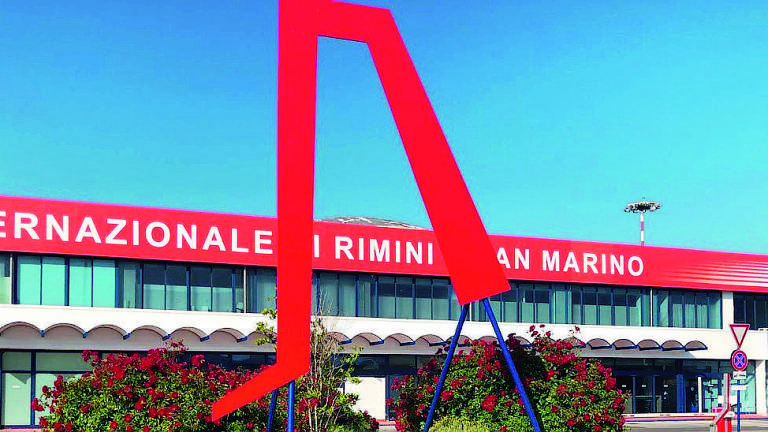 Rimini, l'aeroporto chiude per lavori: si torna a volare il 27 marzo